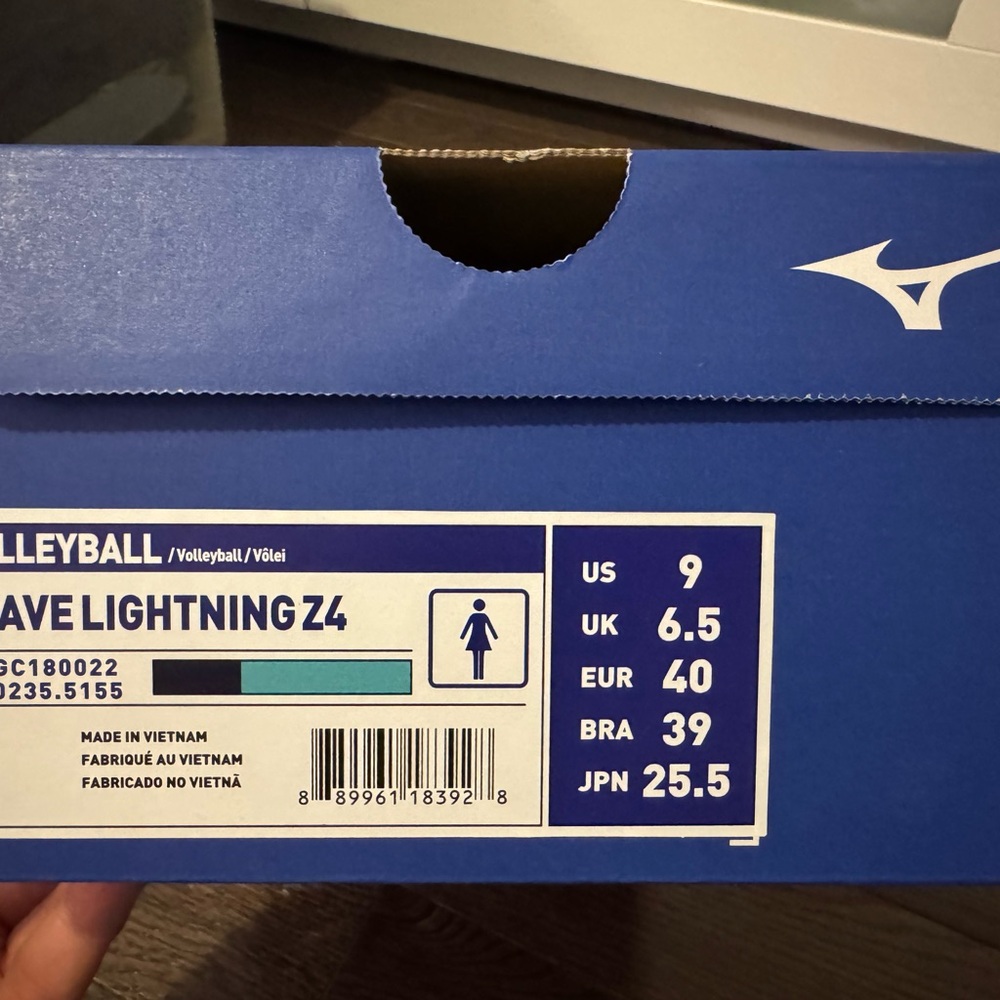 Women's US9 Mizuno Volleyball Court Shoes - - Picture 8 of 8